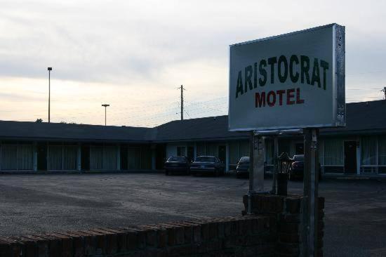 Aristocrat Motor Inn Bolivar ภายนอก รูปภาพ